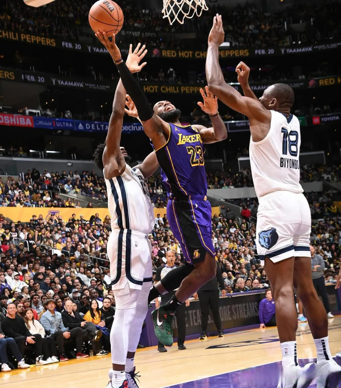 世俱杯-太阳遭多面打击,湖人瓦铁定返回赛场的简单介绍