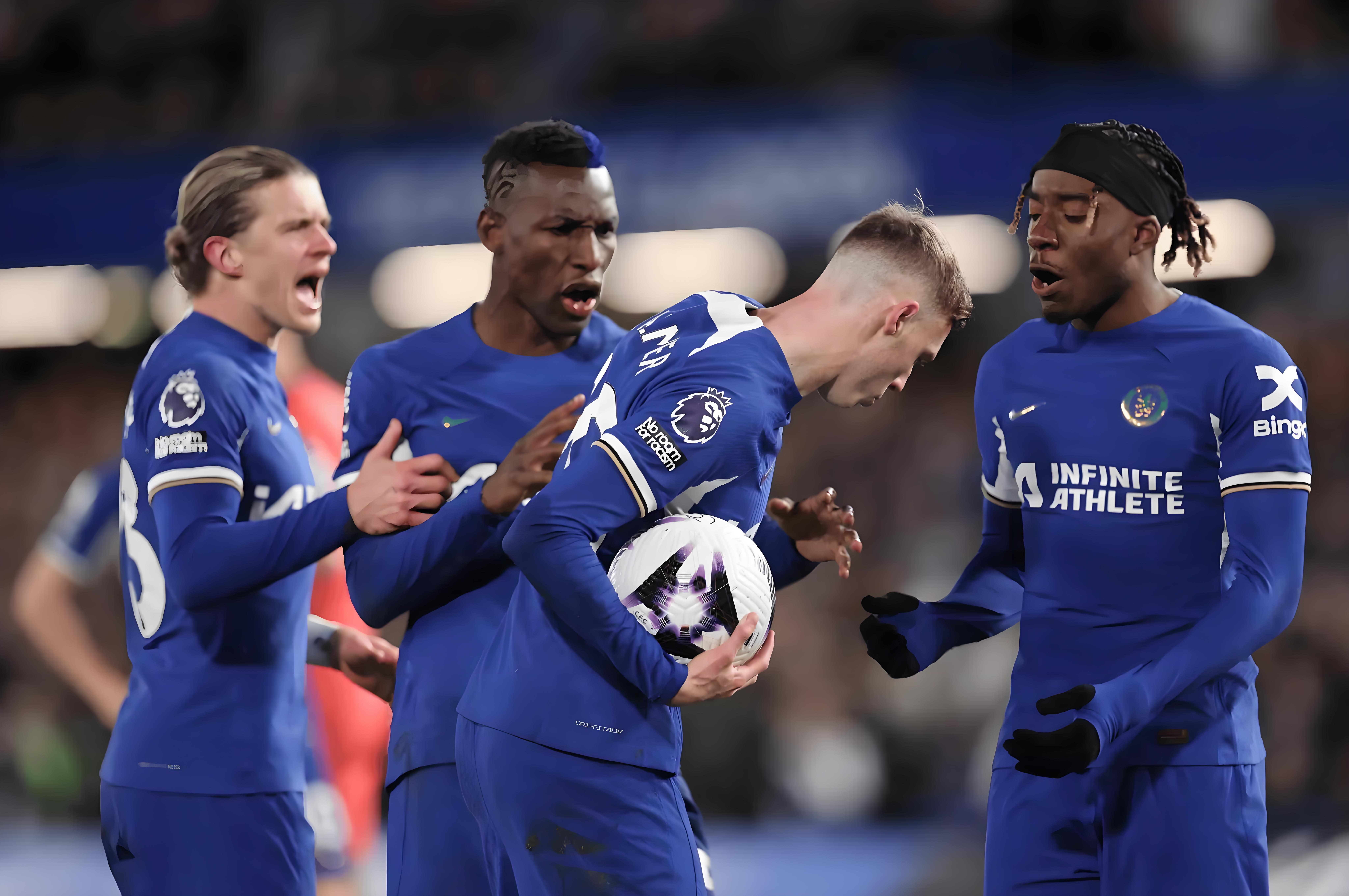 包含切尔西主场大胜，继续保持领先优势的词条