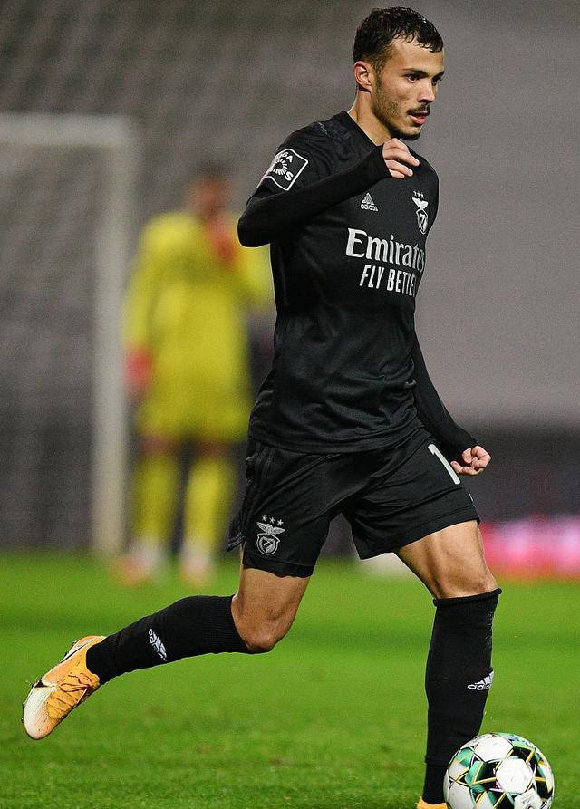 关于本菲卡取得客场胜利,小组出线希望大增的信息 关于本菲卡取得客场胜利,小组出线希望大增的信息