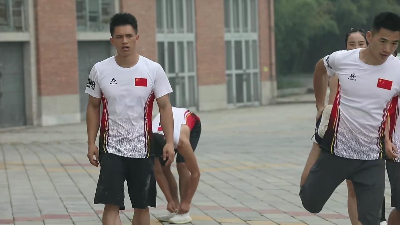 世俱杯分组-职业选手战胜业余选手,实力证明无异