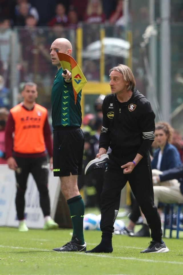 包含克罗托内连败加深，意甲保级之路难走的词条