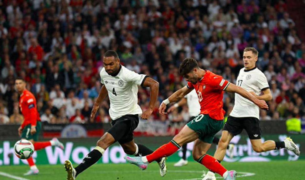 世俱杯冠军-葡萄牙队遭遇德国逆转,出局之忧加重