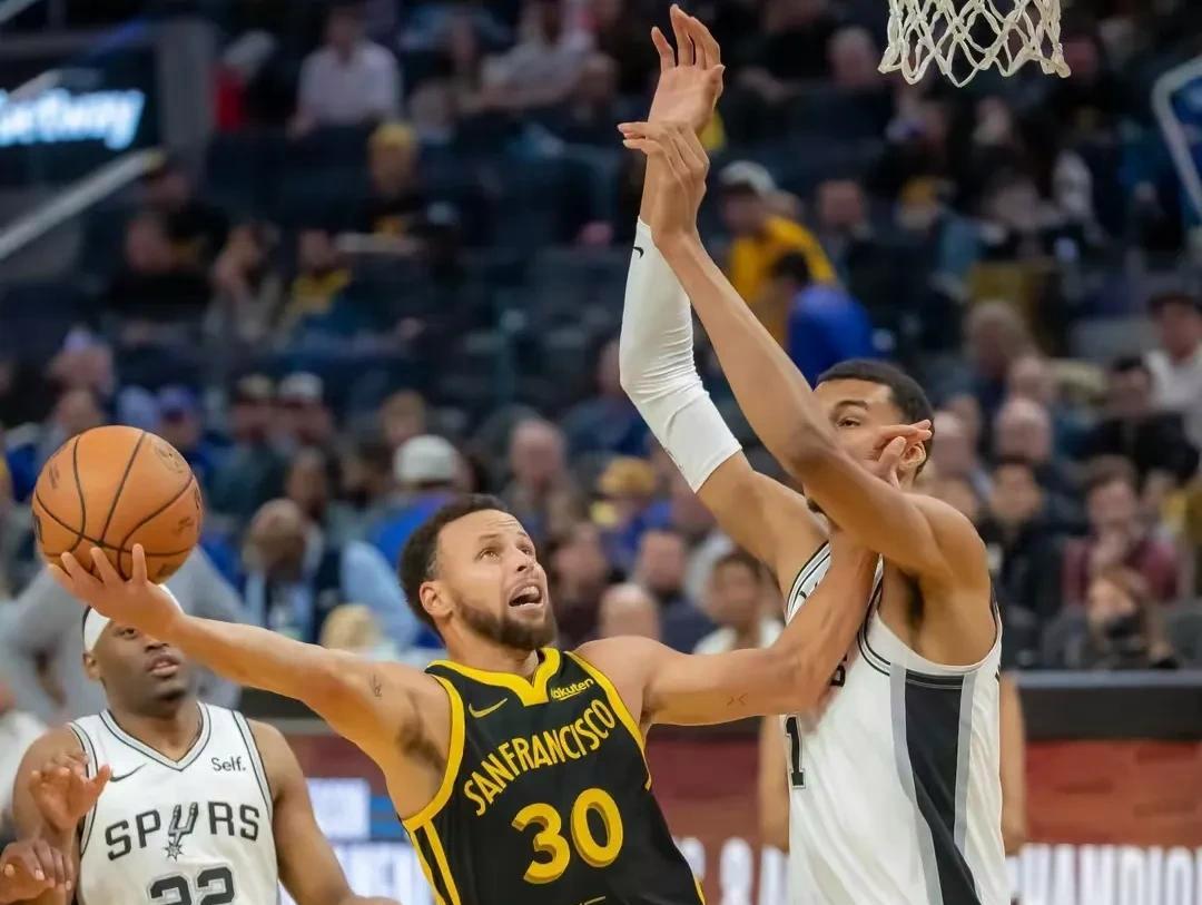 世俱杯决赛-勇士胜马刺，库里砍下+得分