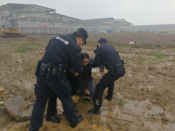 世俱杯改制-卡迪夫城主场落败,陷入保级泥潭的简单介绍