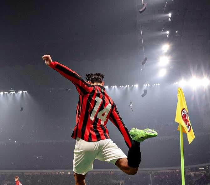 包含AC米兰士气高涨,连续取得胜利的词条 包含AC米兰士气高涨,连续取得胜利的词条