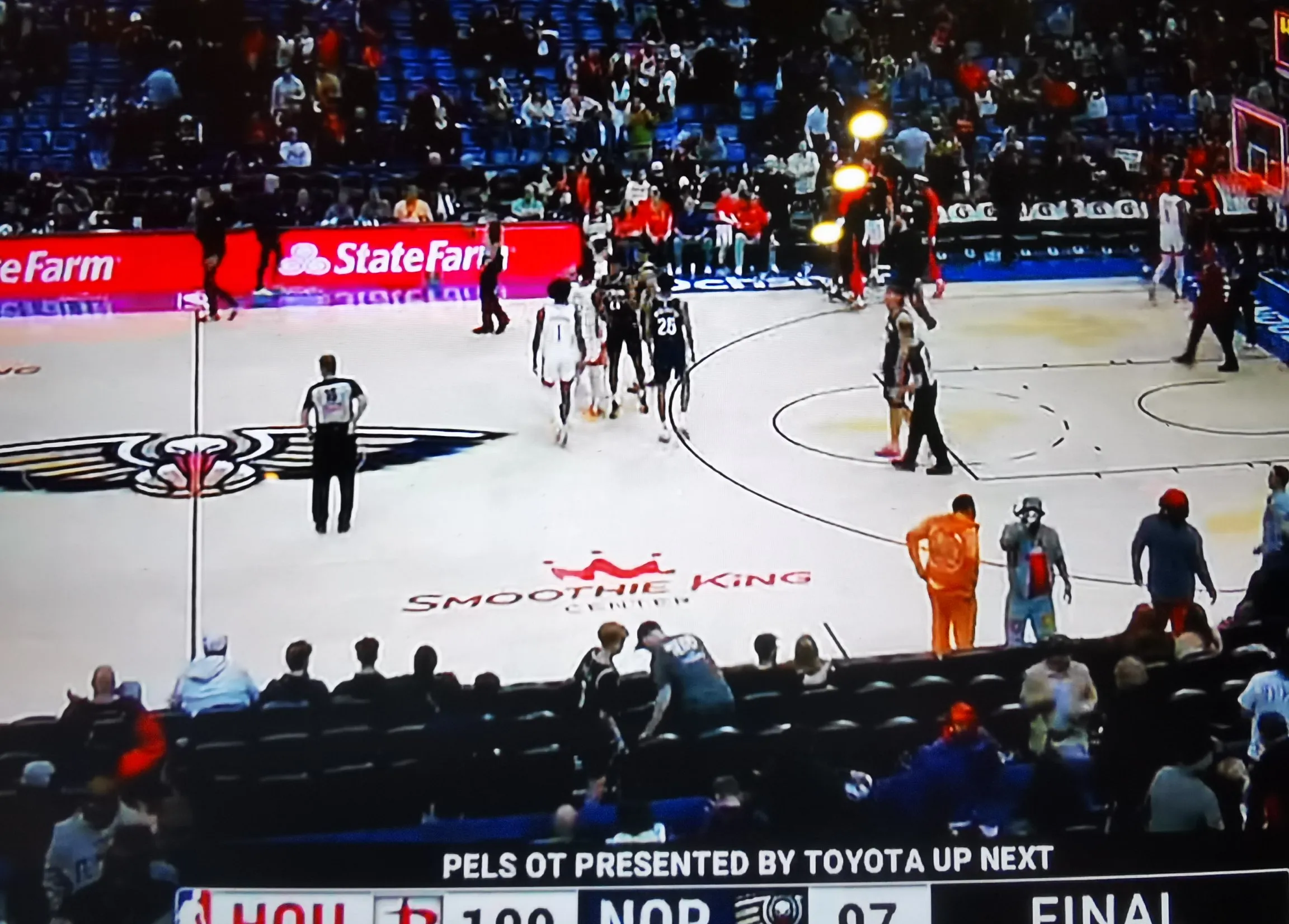 世俱杯赛程-NBA名宿现场观战助威心仪球队的简单介绍