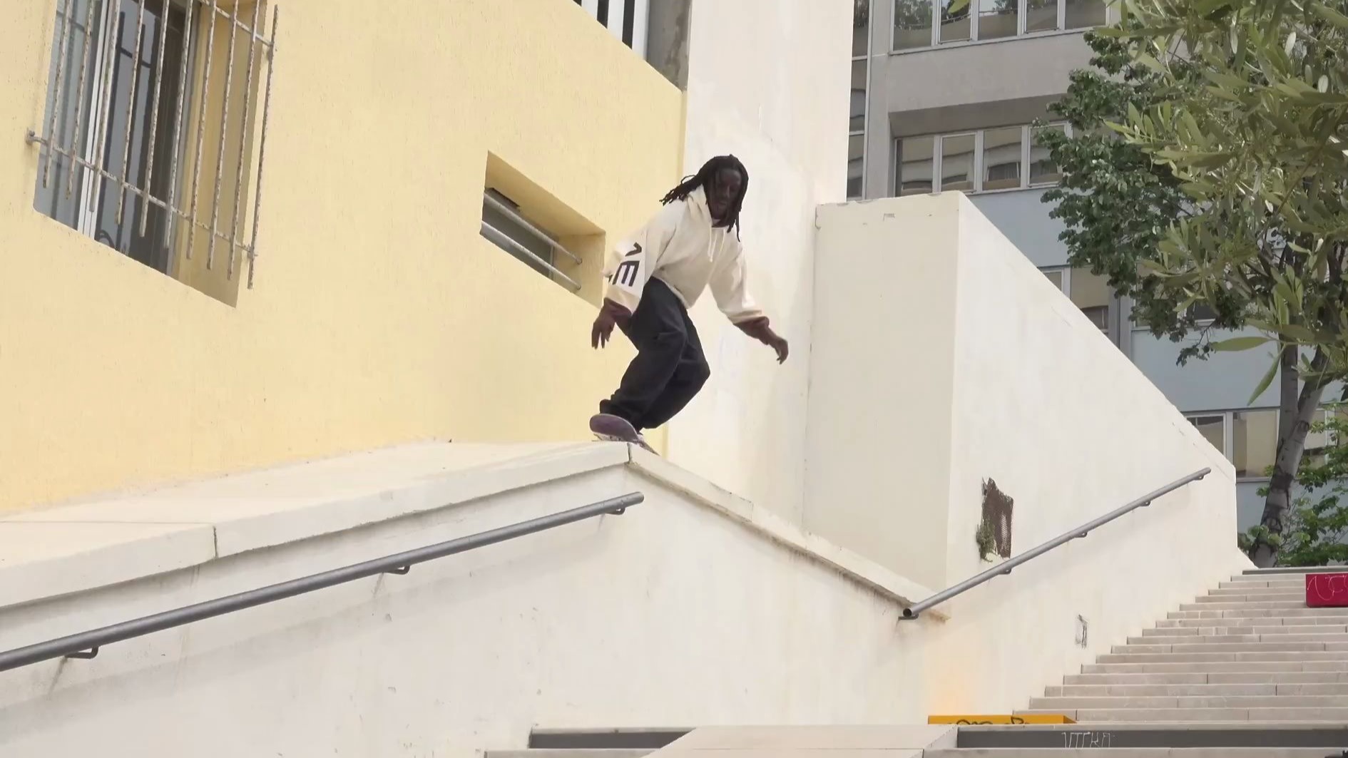 世俱杯参赛资格-法国滑板选手勇夺冠军,技压群雄