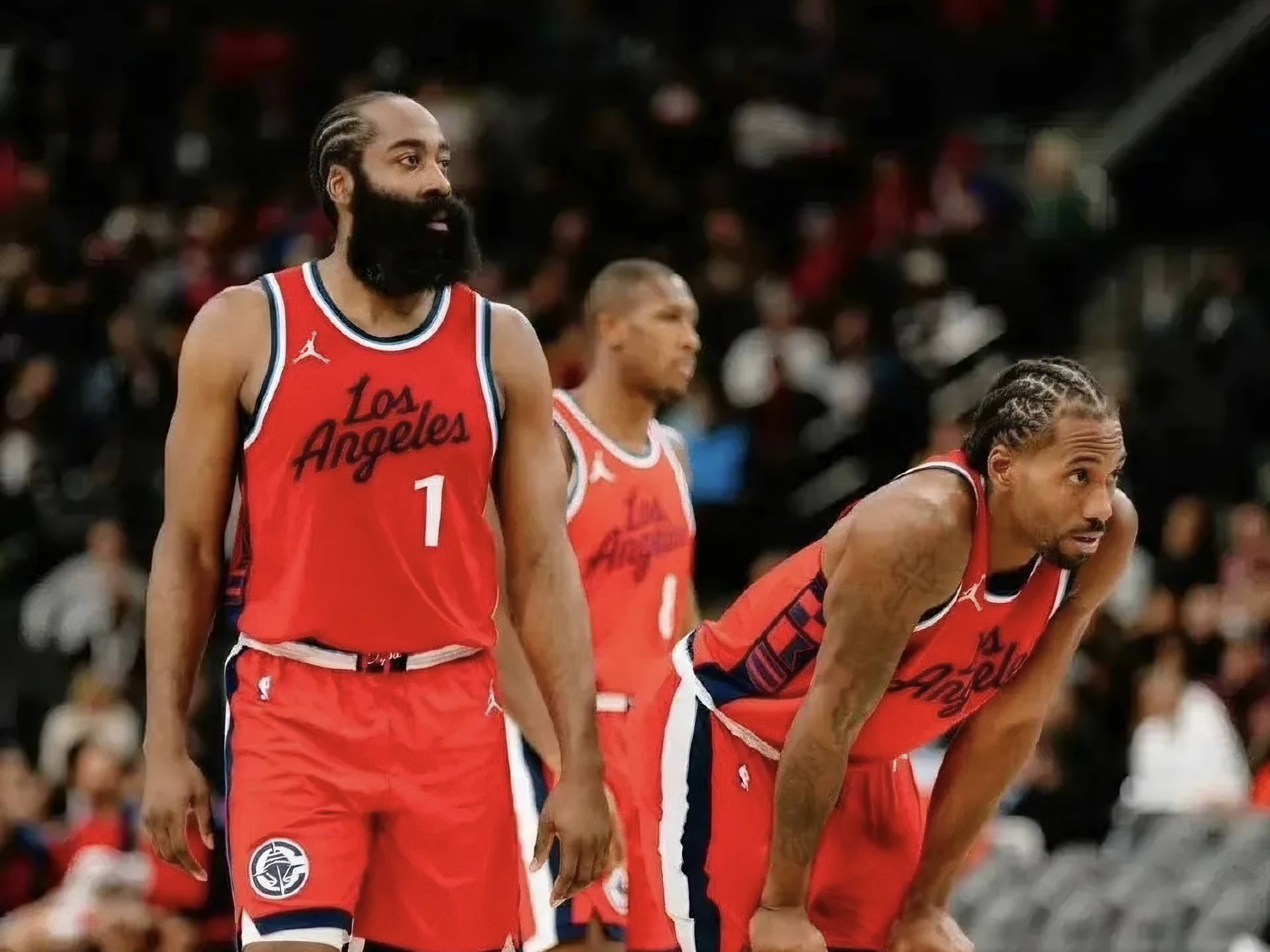 世俱杯奖金-水花兄弟再度合体让雷霆遭遇尴尬,快船轻取三连胜