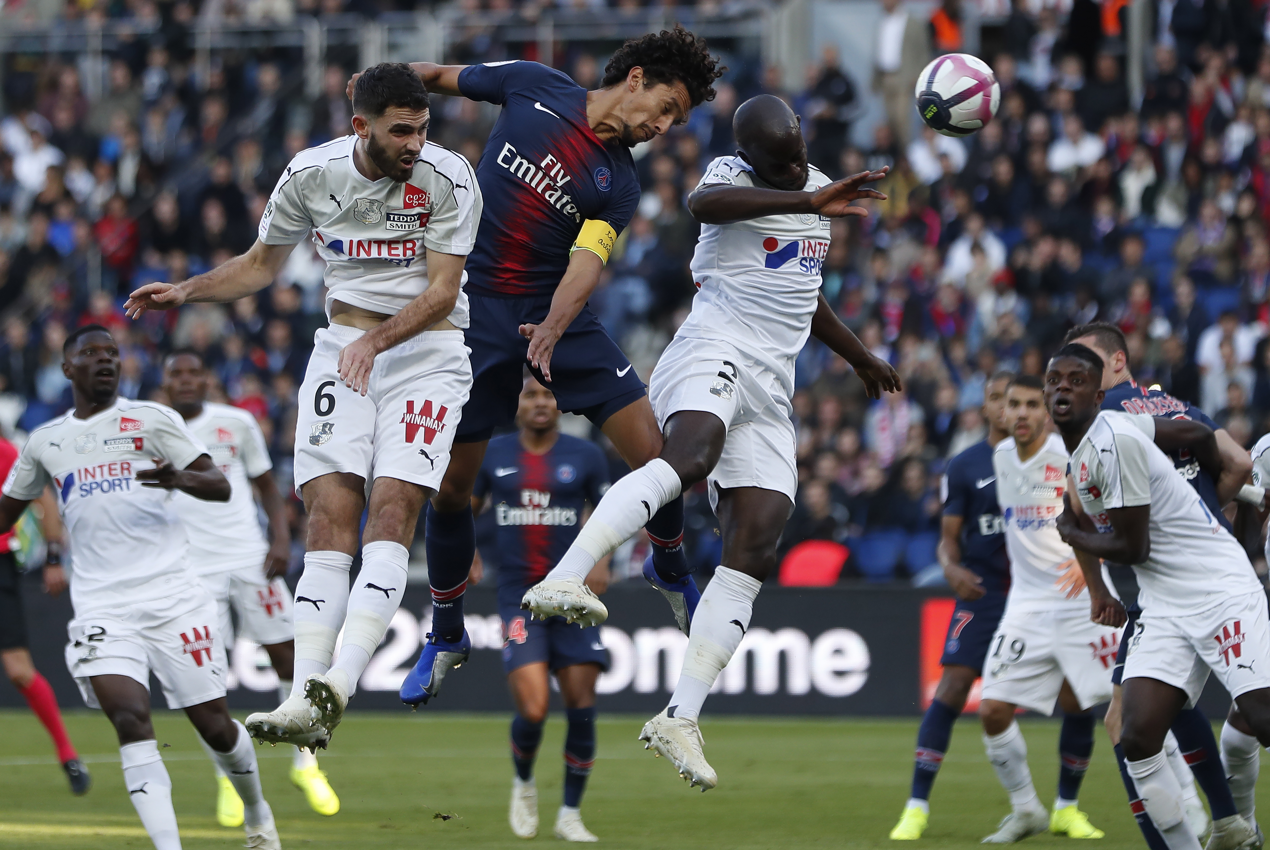 亚眠足球队客场征战颇受压力,能否逆袭赢球? 亚眠足球队客场征战颇受压力,能否逆袭赢球?