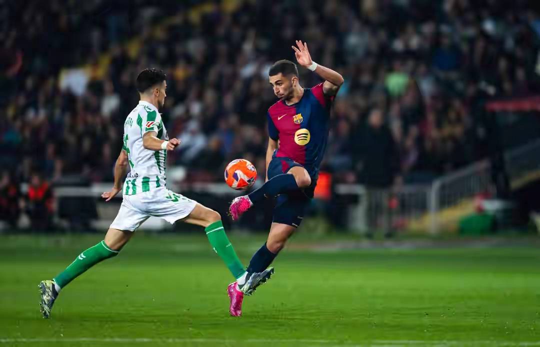 瓦伦西亚客场艰难战胜西班牙人的简单介绍 瓦伦西亚客场艰难战胜西班牙人的简单介绍