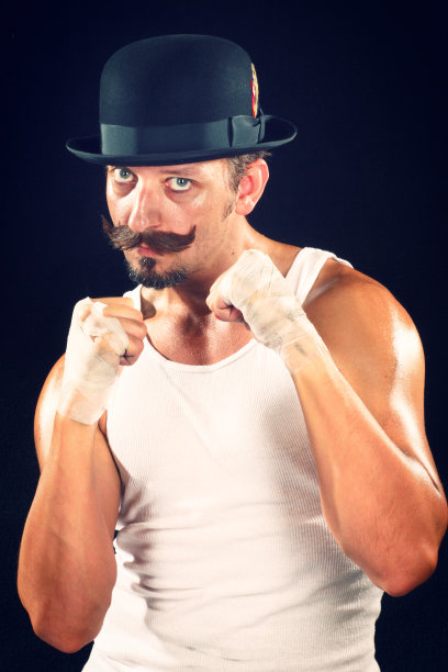 世俱杯冠军-爱尔兰拳击选手风光登场,实力抢眼