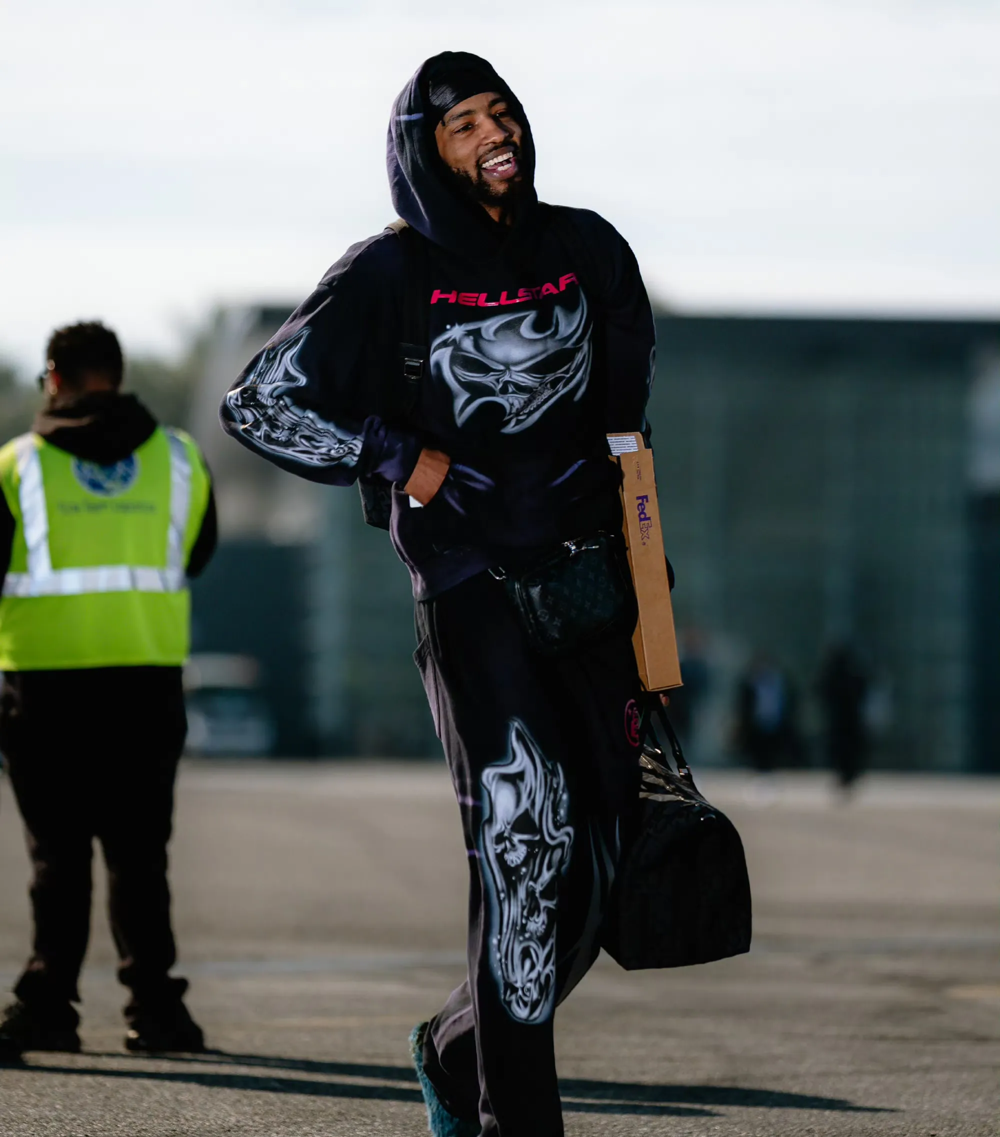 快船赢下雄鹿艰难一战，保持不败