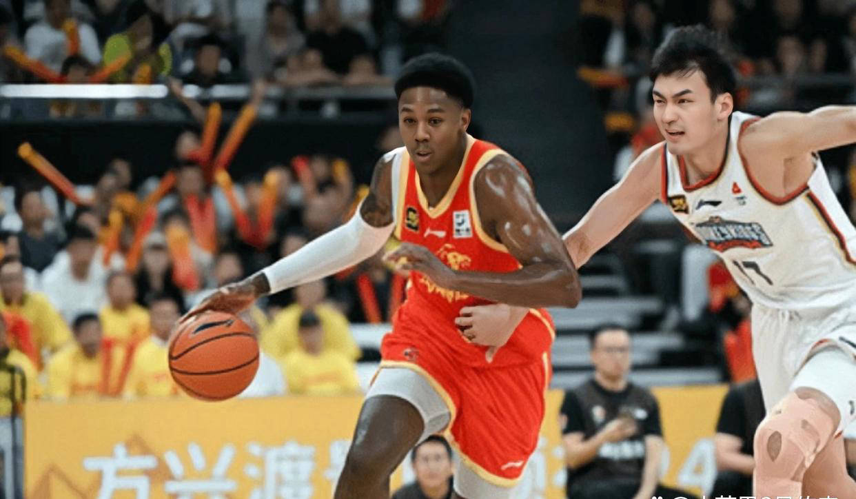 世俱杯改制-广东队主场大胜，领跑全联盟