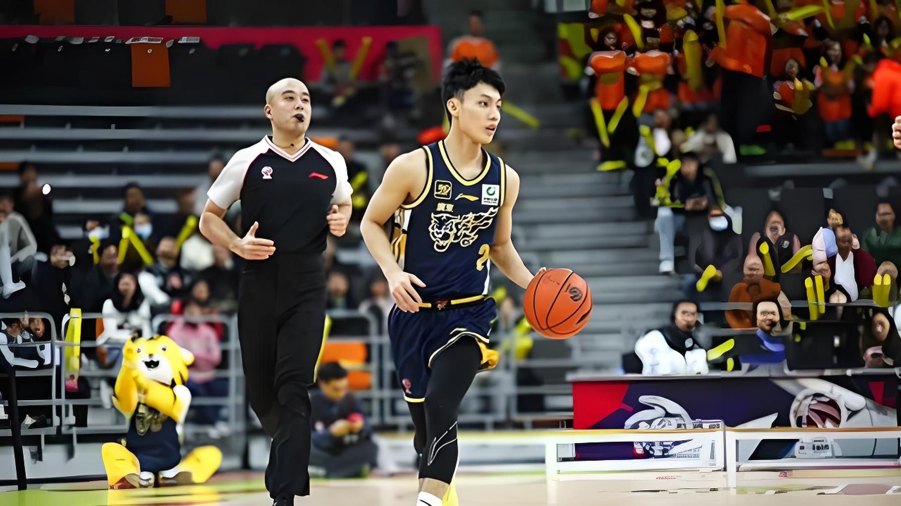 广东队主场大胜,领跑全联盟 广东队主场大胜,领跑全联盟