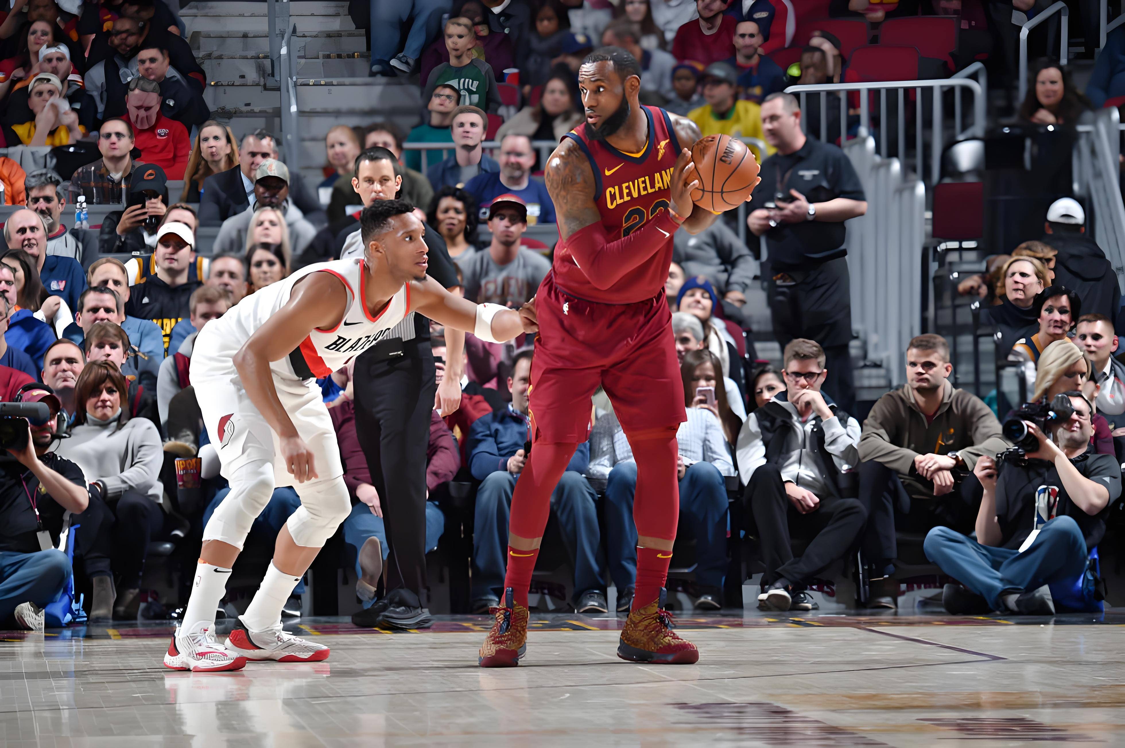 开拓者客场击败太阳，取得两连胜