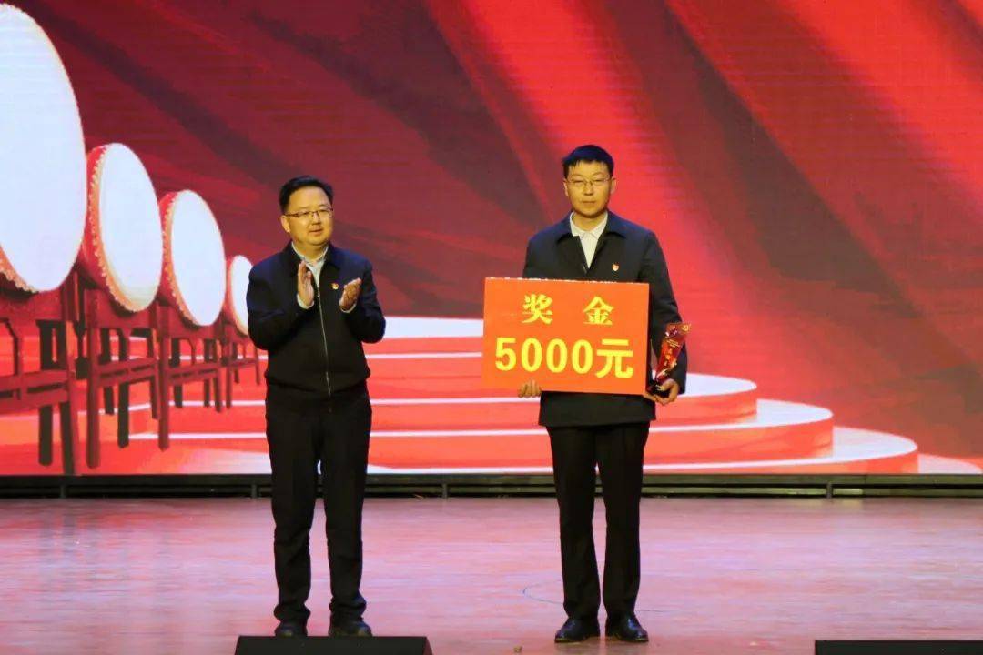 世俱杯决赛-谁与争锋：激烈角逐火热挑战的简单介绍