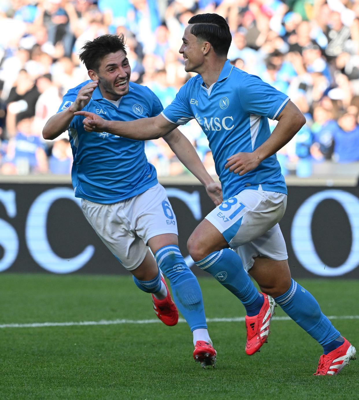 世俱杯参赛资格-佛罗伦萨队员:备战关键比赛锻炼身体的简单介绍