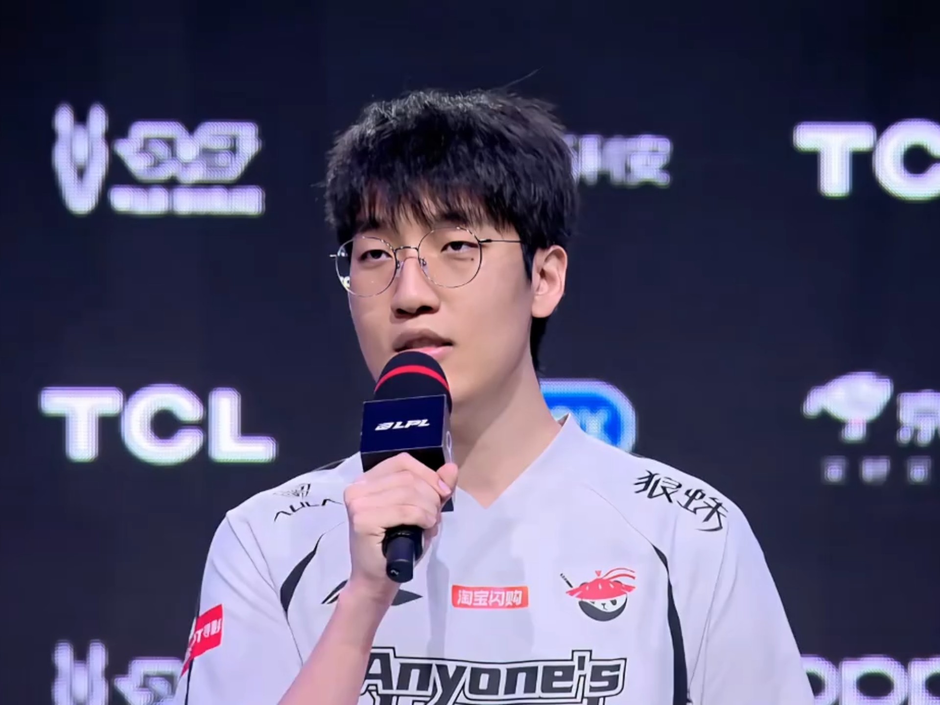 V5血洗BLG，Tarzan拿下关键大龙峡谷大战四强赛，技惊四座的简单介绍