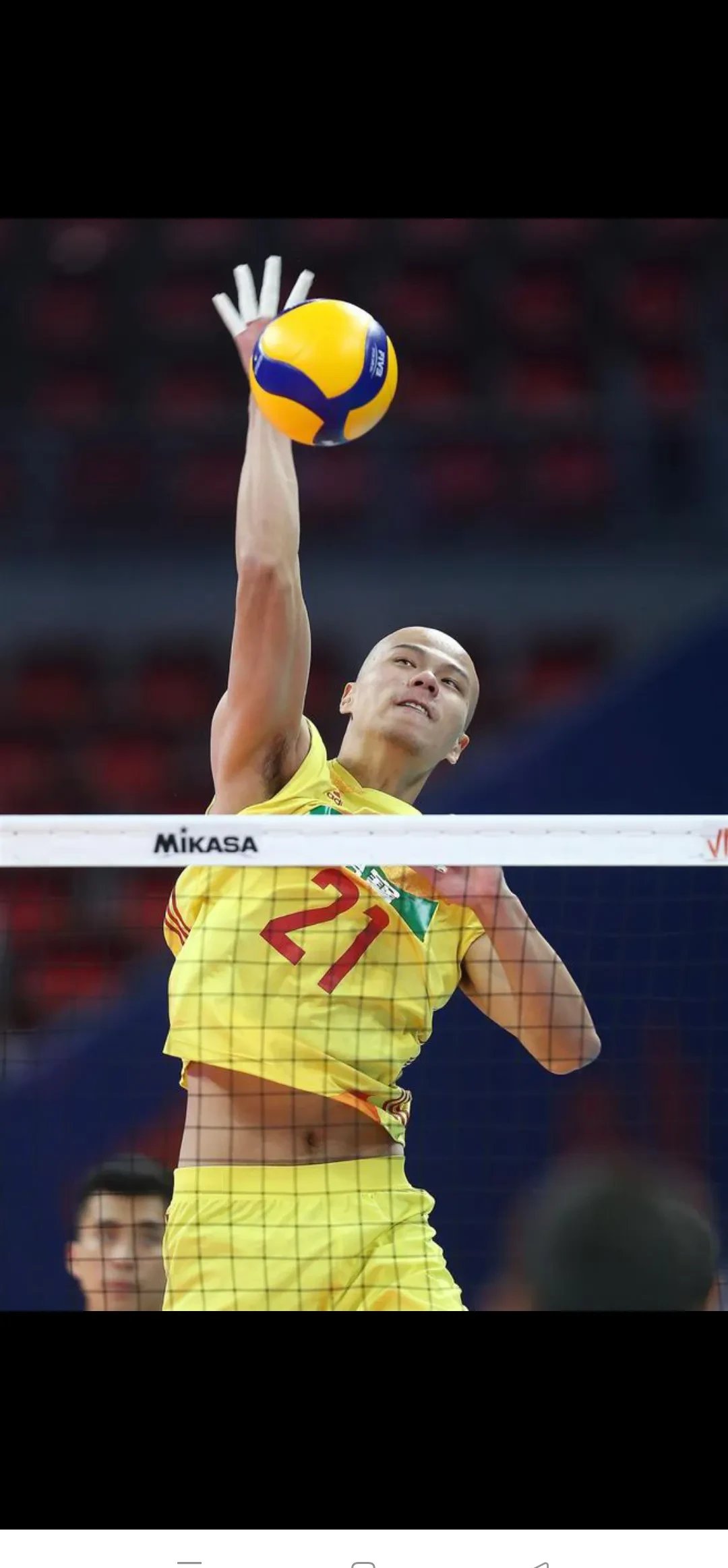 世俱杯直播-攻守兼备:排球选手展现实力