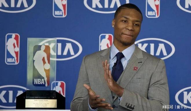 开拓者横扫马刺，利拉德36+11完美发挥