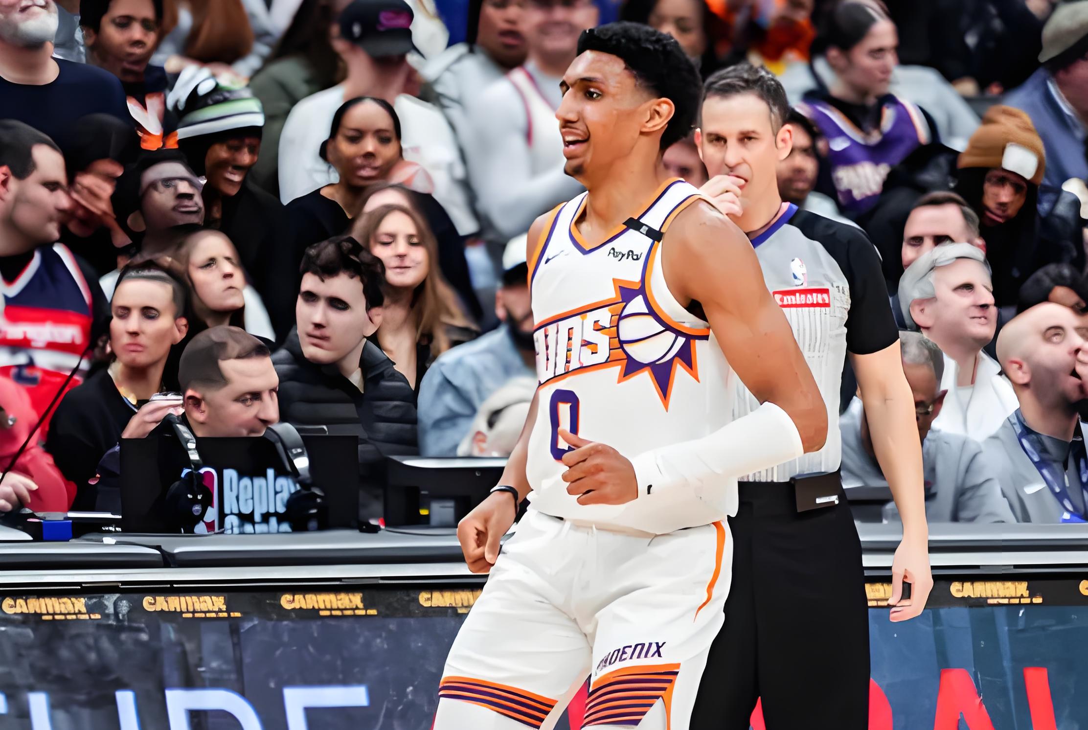 太阳队击败雷霆队,布克贡献全场最高32分 太阳队击败雷霆队,布克贡献全场最高32分