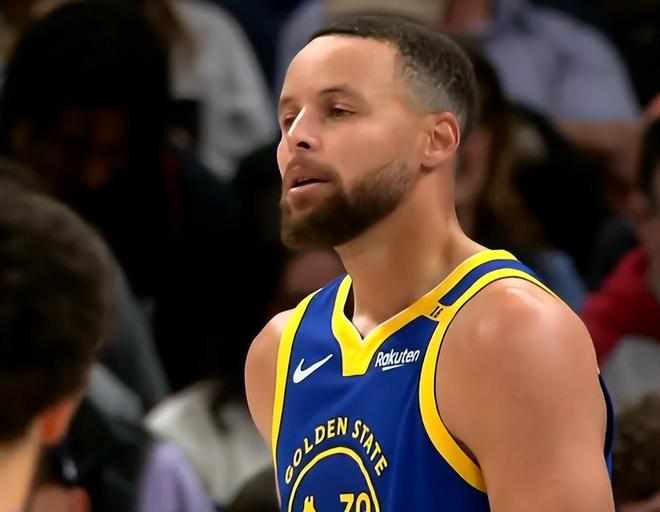 勇士队客场战胜雷霆队,取得胜利 勇士队客场战胜雷霆队,取得胜利