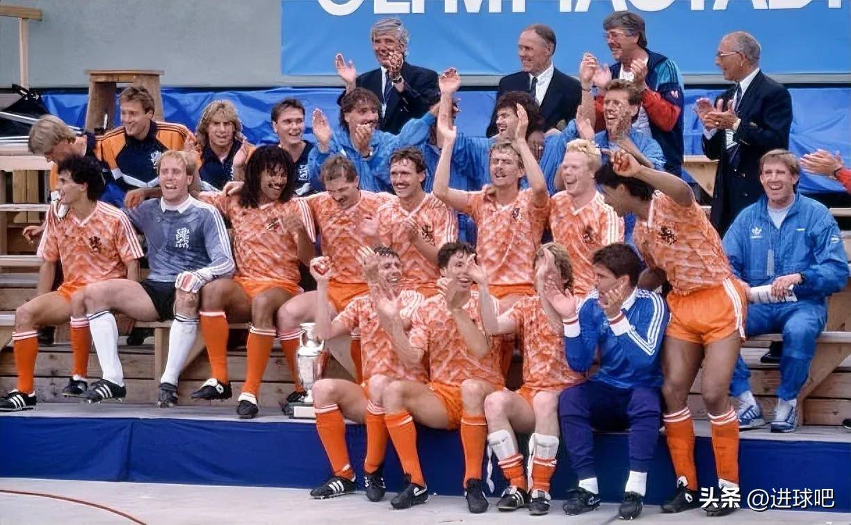 世俱杯赛程-荷兰队表现出色，顺利晋级欧锦赛半决赛