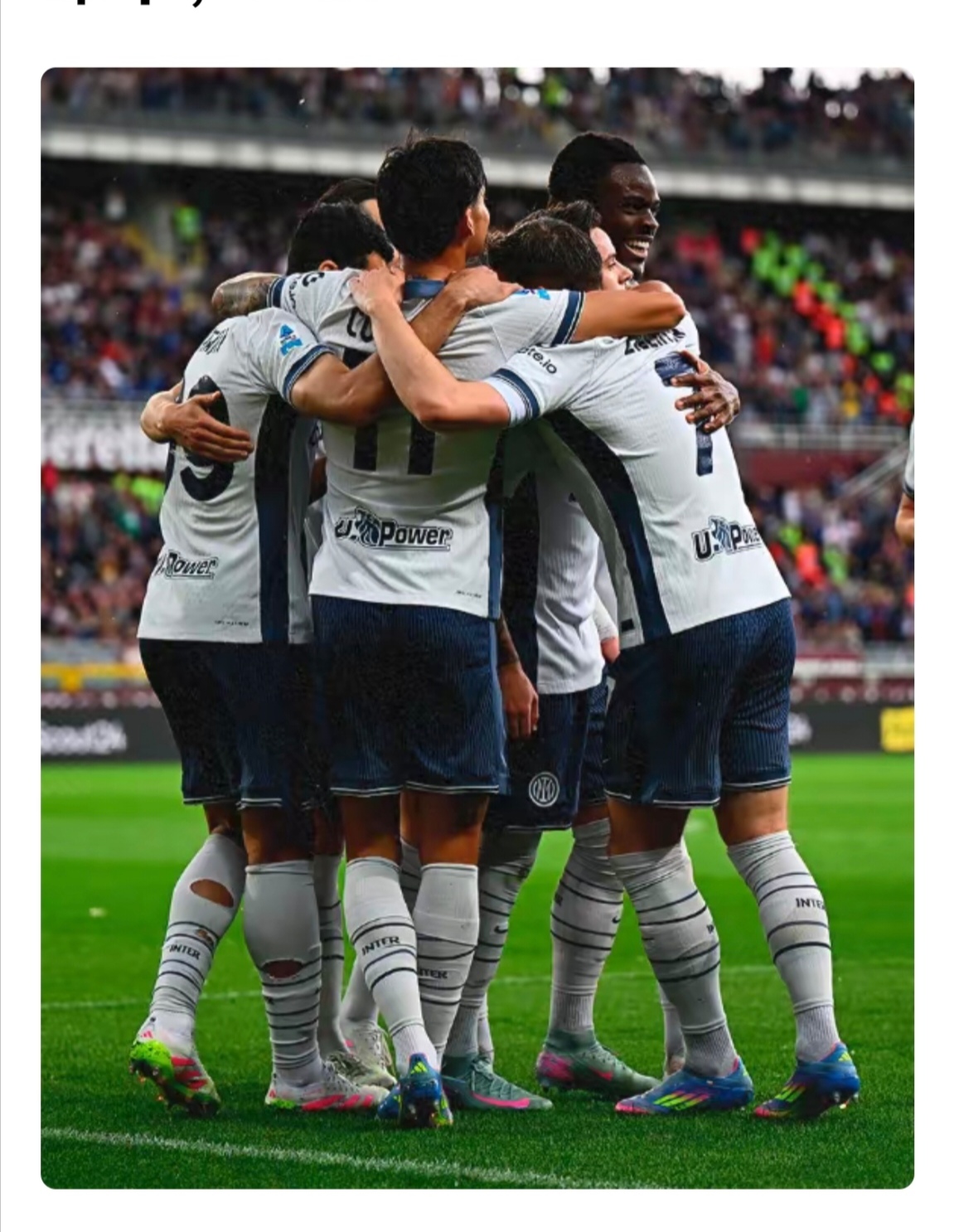 世俱杯时间-罗马队员众志成城,为取胜努力拼搏