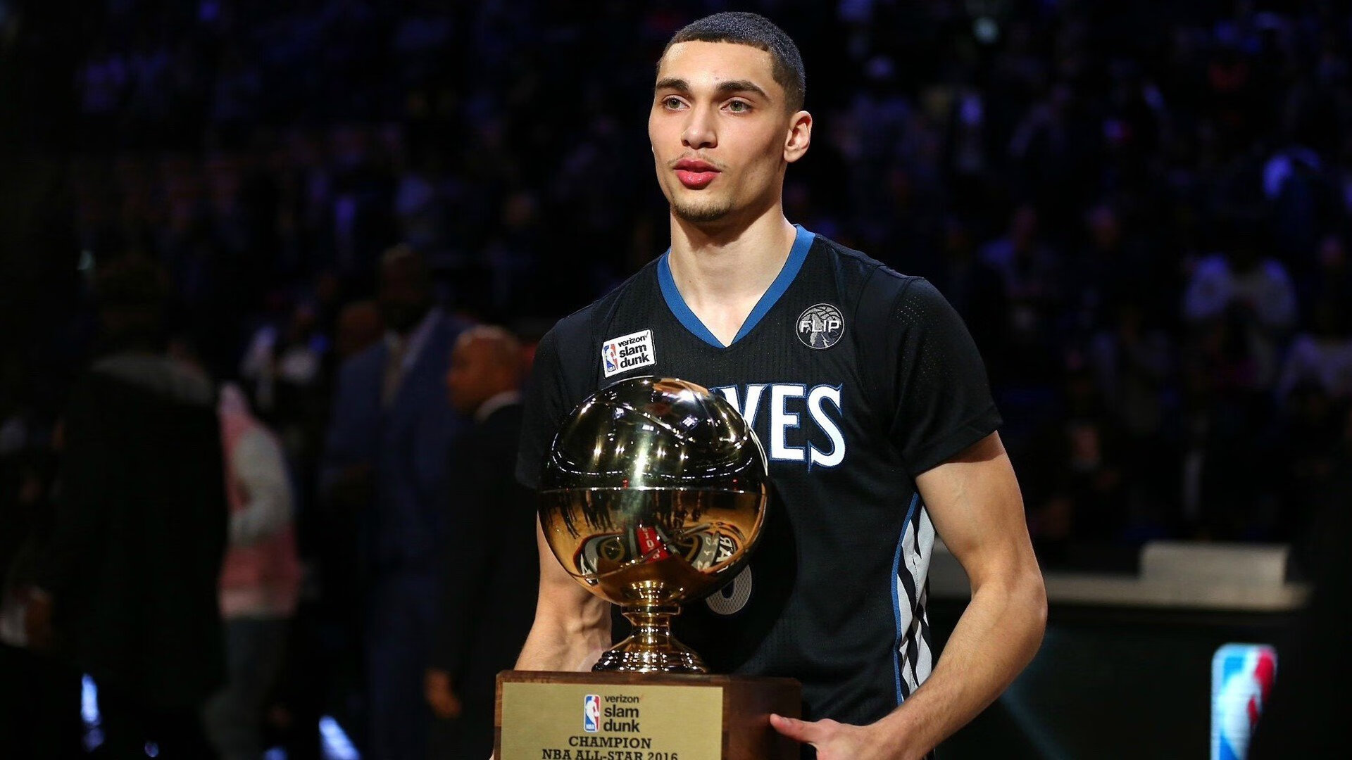 哈利伯顿爆发幻作孤虹，湖人重锤击碎雷霆，胜利的两重天